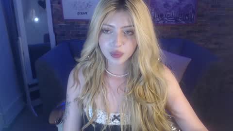 kitty_fox_b online show from 12/21/24, 06:55
