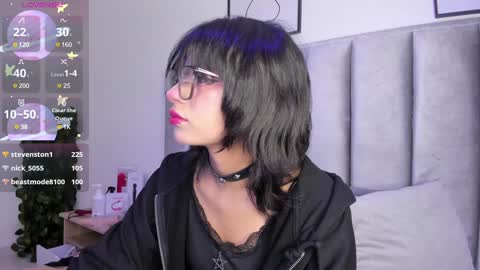 Snapshot of kitty_gang chatting on 12/11/24, 02:41 Camila online show from 12/11/24, 02:41