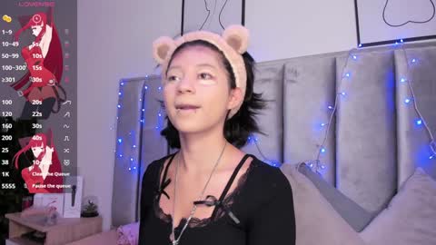 Snapshot of kitty_gang chatting on 01/10/25, 02:35 Camila online show from 01/10/25, 02:35