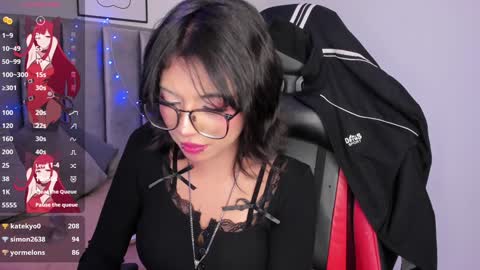 Snapshot of kitty_gang chatting on 01/10/25, 08:40 Camila online show from 01/10/25, 08:40