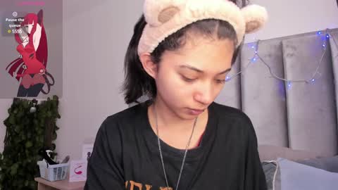 Snapshot of kitty_gang chatting on 01/13/25, 02:28 Camila online show from 01/13/25, 02:28