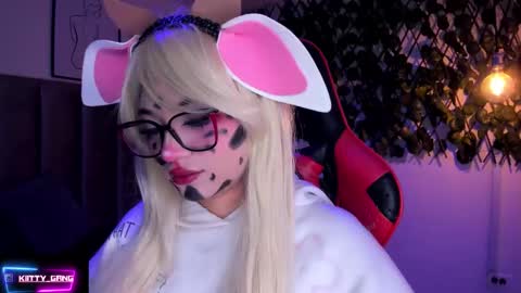 Camila online show from 10/31/25, 02:34