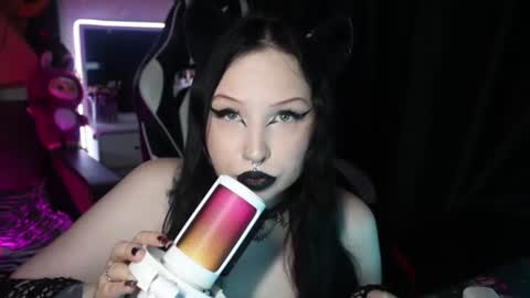 Hey  Im Ellie  if you like me and like my show give me a thumbs up hehe online show from 07/17/26, 08:46