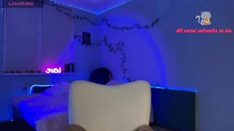 kitty_kristy1 online show from 04/30/26, 07:53