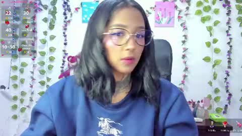 Snapshot of kitty_moon2 chatting on 06/15/26, 02:25 Kitty online show from 06/15/26, 02:25