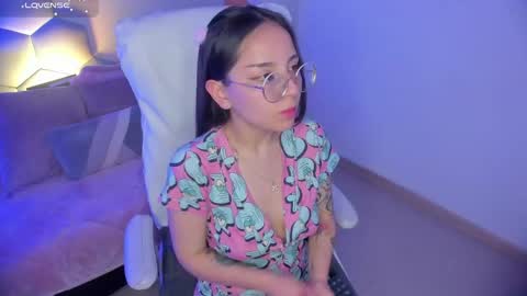 Snapshot of kitty_patitas_suavess chatting on 05/26/26, 02:29 Kitty online show from 05/26/26, 02:29