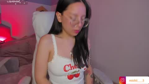 Snapshot of kitty_patitas_suavess chatting on 06/08/26, 01:09 Kitty online show from 06/08/26, 01:09