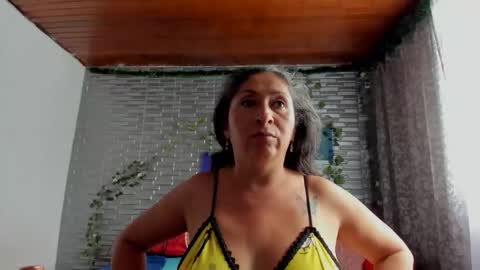 Snapshot of kitty_violet_ chatting on 11/16/25, 06:46 violet online show from 11/16/25, 06:46