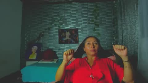 Snapshot of kitty_violet_ chatting on 12/16/25, 05:23 violet online show from 12/16/25, 05:23