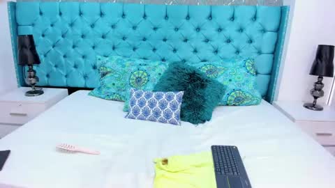 Kitty online show from 12/23/24, 02:28