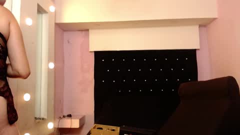 paola online show from 02/19/25, 11:28