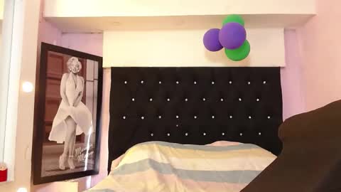 paola online show from 11/01/25, 01:02