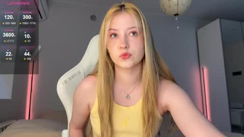 Monika online show from 06/04/26, 03:01