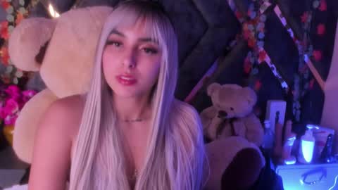 Snapshot of kittylovely__ chatting on 03/11/25, 09:34 kittylovely online show from 03/11/25, 09:34