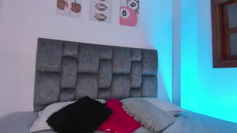 Snapshot of kittystar18 chatting on 06/10/26, 06:07 kitty online show from 06/10/26, 06:07