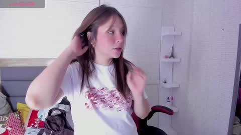  K I T T  Y  online show from 12/20/24, 06:56