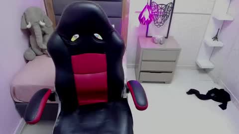  K I T T  Y  online show from 01/08/25, 06:52