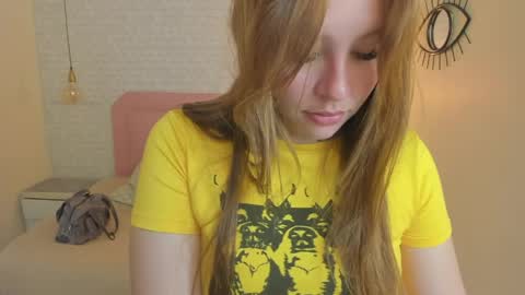  K I T T  Y  online show from 04/24/26, 12:40