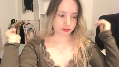 kittywantslove23 online show from 10/14/25, 12:44