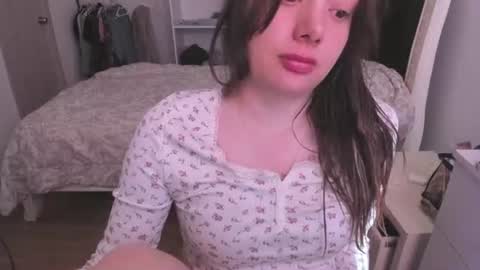 kittywantslove23 online show from 07/15/26, 08:03