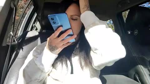 Kitty online show from 10/30/25, 04:08