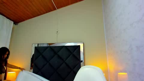 kitty online show from 10/06/25, 11:18