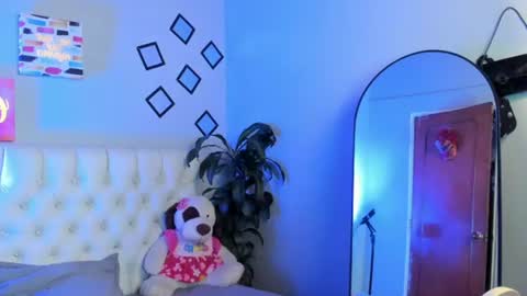 Snapshot of kittyy_xoxo chatting on 06/16/26, 04:04 Kitty OXXO online show from 06/16/26, 04:04