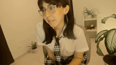 Little piece of fruit online show from 01/09/25, 04:08