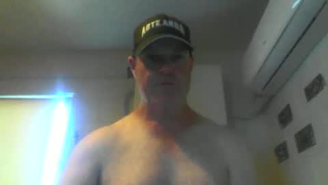 Snapshot of kiwiguy19773 chatting on 12/08/24, 11:51 kiwiguy19773 online show from 12/08/24, 11:51