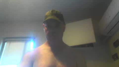 kiwiguy19773 online show from 12/21/25, 02:41