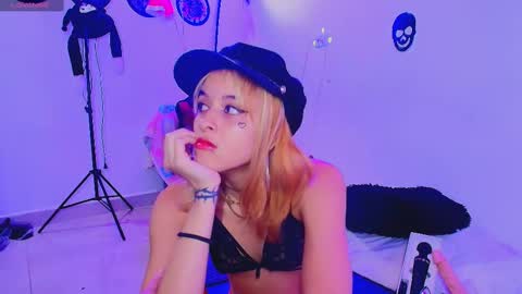 Snapshot of kiyoshi_watanabe chatting on 12/21/24, 06:44 Lizeth online show from 12/21/24, 06:44