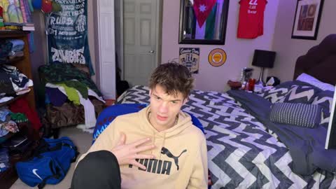 Snapshot of kjpeace chatting on 01/14/25, 02:43 Kyle online show from 01/14/25, 02:43