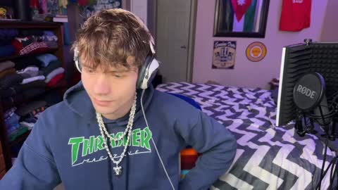 Snapshot of kjpeace chatting on 02/06/25, 01:54 Kyle online show from 02/06/25, 01:54