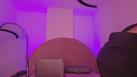 Snapshot of kkira_doll chatting on 05/12/26, 11:51 Kkira online show from 05/12/26, 11:51