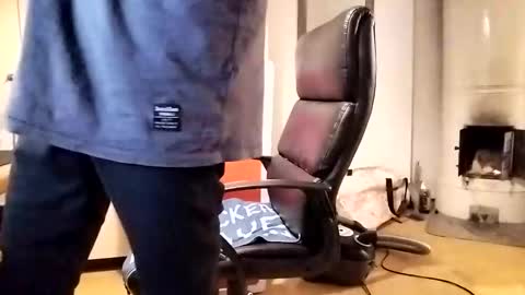 Erik online show from 01/05/25, 03:53