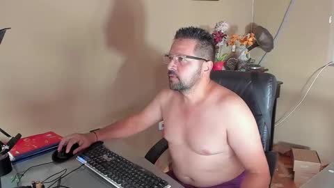 Klarck  online show from 10/12/25, 08:41