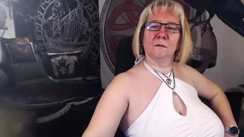 Michelle online show from 02/01/25, 04:54