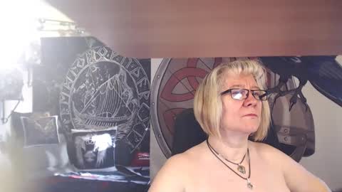 Michelle online show from 02/12/25, 01:59