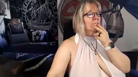 Michelle online show from 09/25/25, 07:45