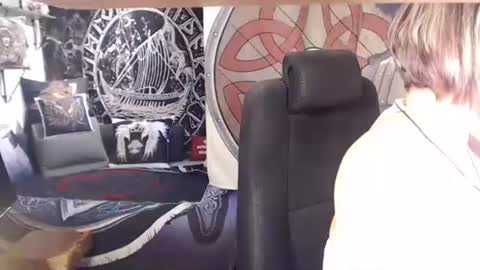 Michelle online show from 09/28/25, 04:12