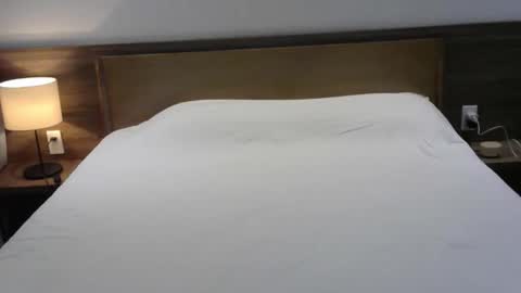 Snapshot of kleo901854860422 chatting on 06/02/26, 01:24 kleo901854860422 online show from 06/02/26, 01:24