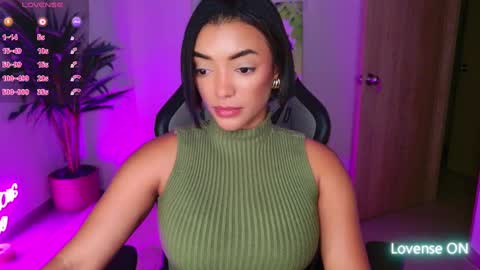 Snapshot of kleogold_1 chatting on 09/28/25, 01:11 Christina online show from 09/28/25, 01:11