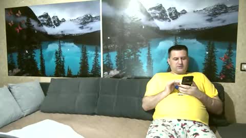 Snapshot of kleosnow chatting on 09/13/25, 08:25 Kleosnow online show from 09/13/25, 08:25