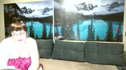 Snapshot of kleosnow chatting on 09/23/25, 08:39 Kleosnow online show from 09/23/25, 08:39