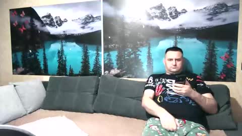 Snapshot of kleosnow chatting on 09/24/25, 07:55 Kleosnow online show from 09/24/25, 07:55