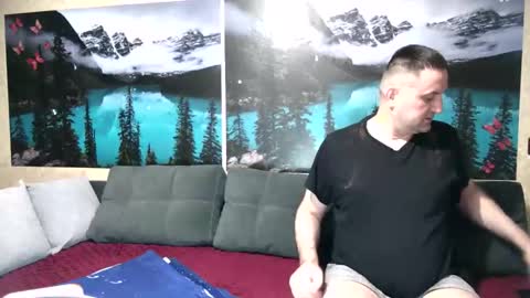 Snapshot of kleosnow chatting on 10/22/25, 08:58 Kleosnow online show from 10/22/25, 08:58