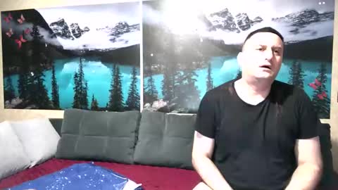 Snapshot of kleosnow chatting on 10/27/25, 09:13 Kleosnow online show from 10/27/25, 09:13