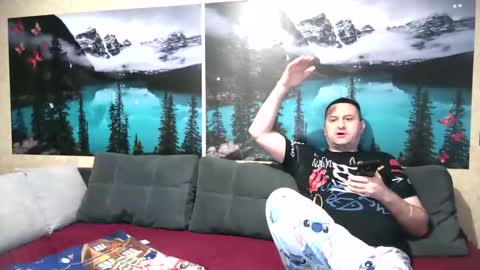 Snapshot of kleosnow chatting on 10/31/25, 08:59 Kleosnow online show from 10/31/25, 08:59