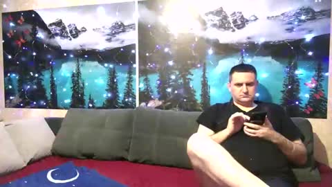 Snapshot of kleosnow chatting on 12/14/25, 09:03 Kleosnow online show from 12/14/25, 09:03