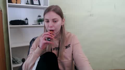 klerkarina online show from 02/13/25, 06:20